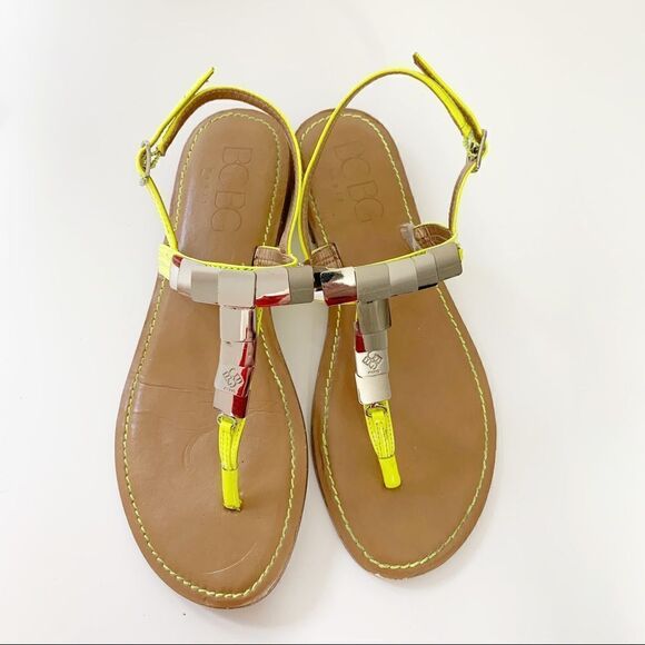 BCBG Paris Neon Silver T Strap Flat Sandals - Picture 2 of 8
